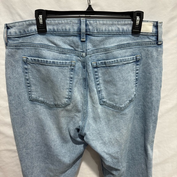 Hollister Ultra High Rise Mom Jeans Distressed Ripped Light Wash 33x27 Grunge - Picture 11 of 15